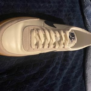 Nike shoes brand new size 8.5 mens and 10 In womens
